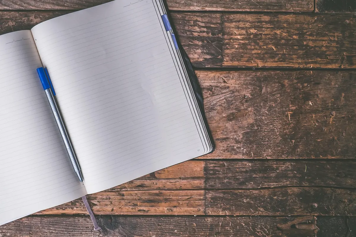 How to Keep a One-Line Memory Journal for a Whole Year